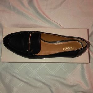 Black top shop flats